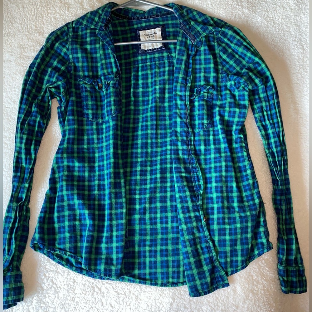 two upper pocket, roll up sleeve lined flannel